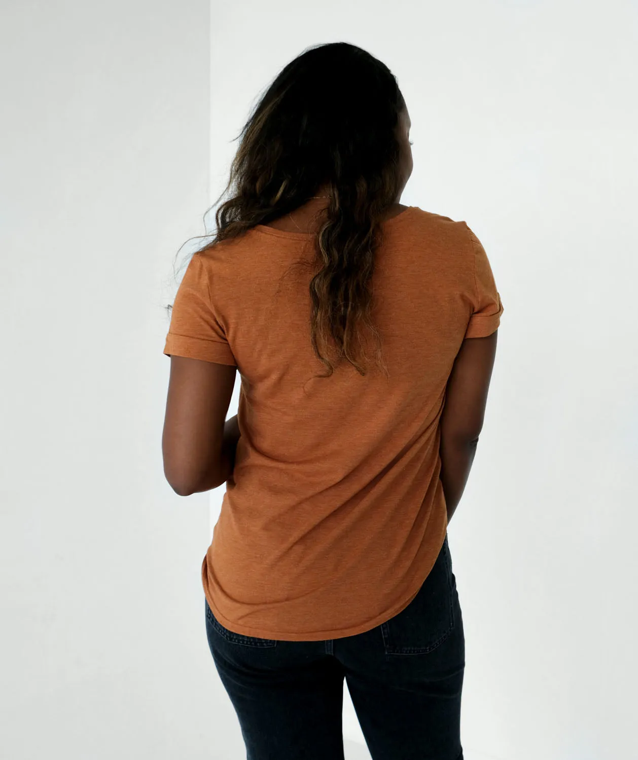 FLOURISH tee in Amber