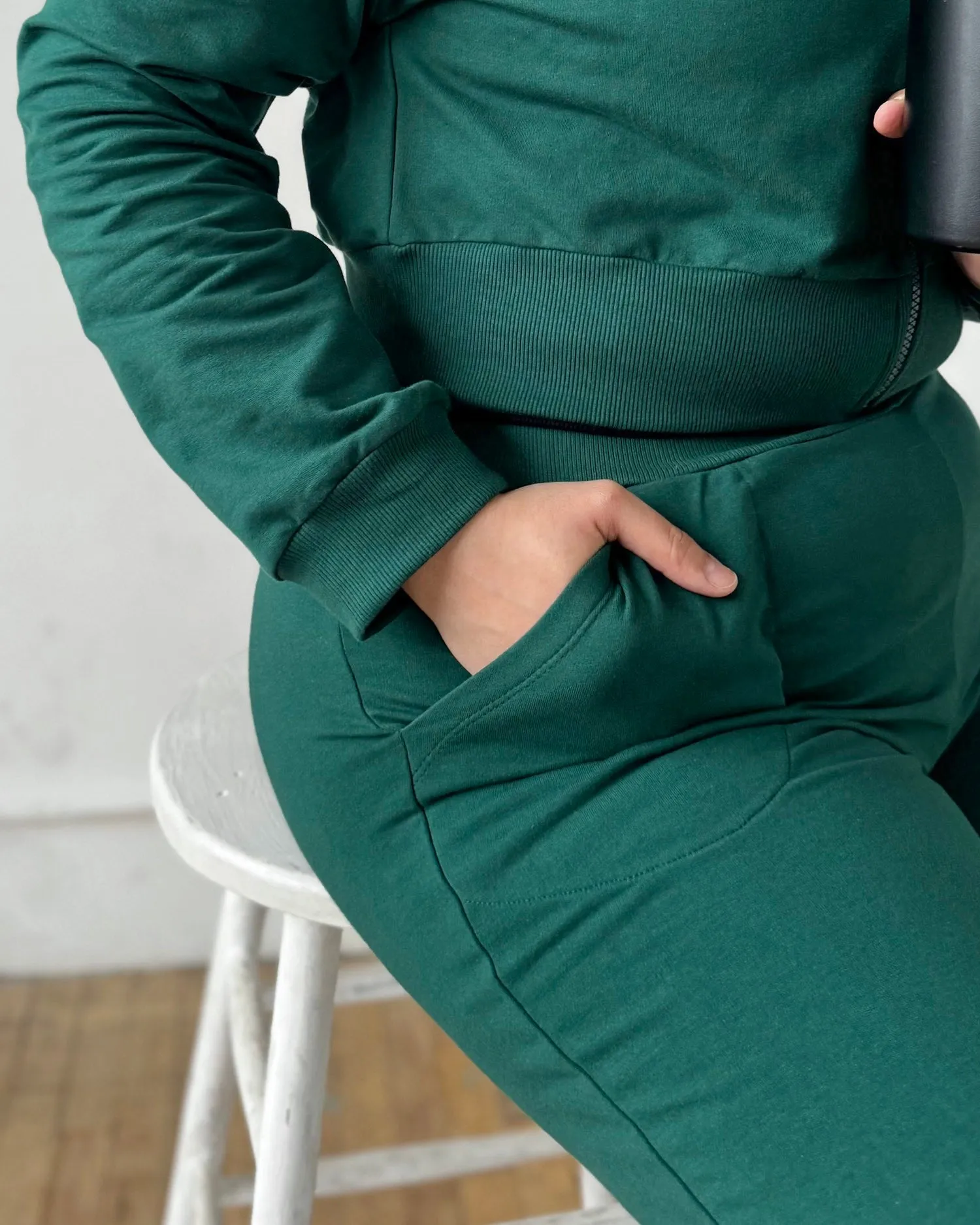 GRETA joggers in Dark Green