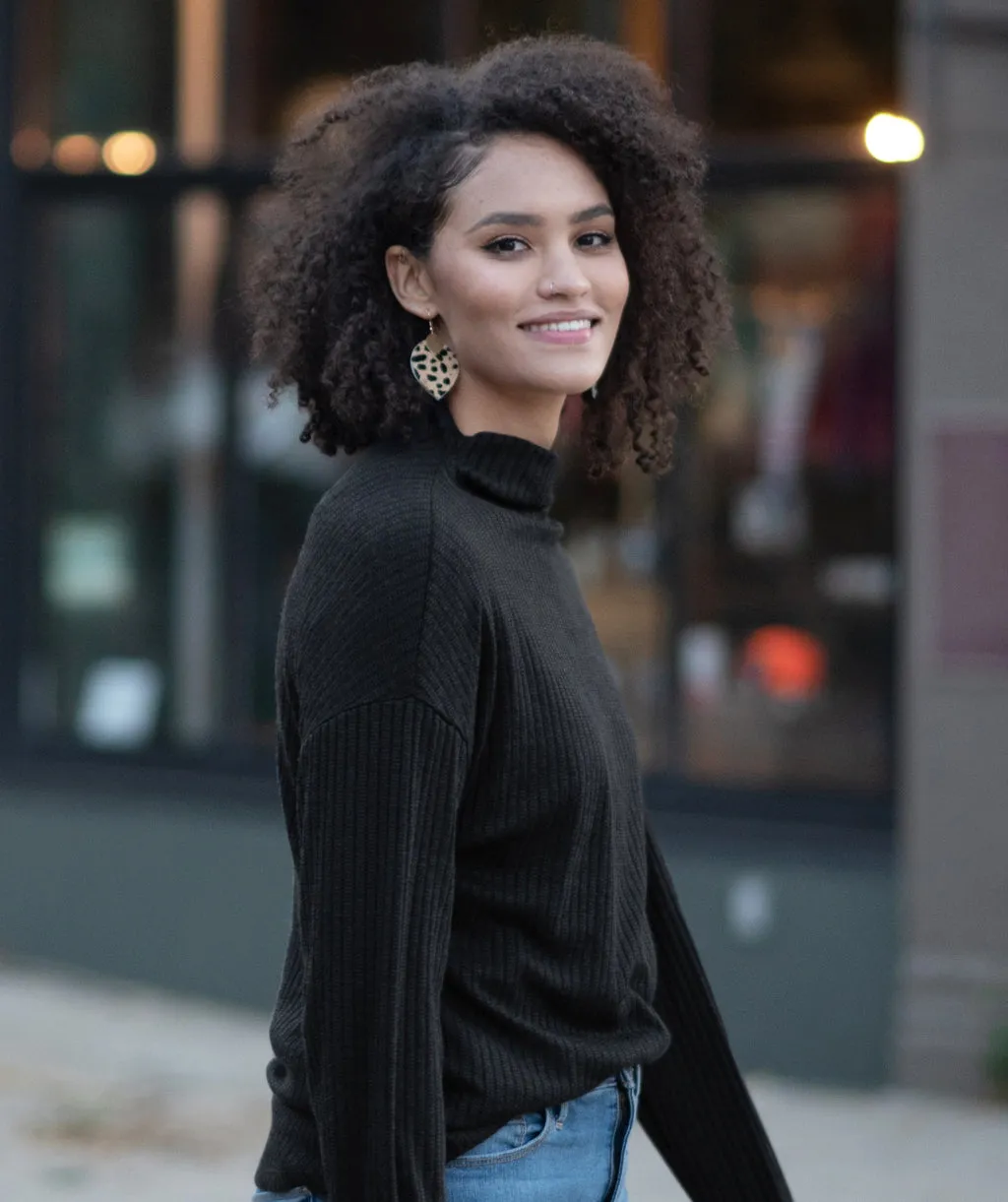 SELA rib knit top in Black